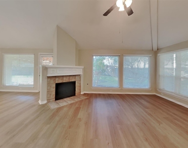 826 Featherbrook Court - Photo Thumbnail 3