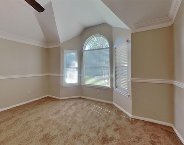 826 Featherbrook Court - Photo Thumbnail 7