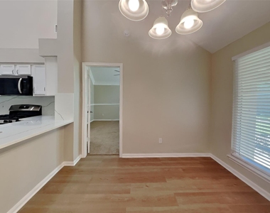 826 Featherbrook Court - Photo Thumbnail 5