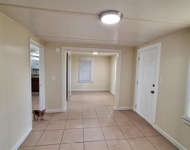 4065 Coquina Avenue - Photo Thumbnail 4