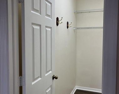 437 Pasto Circle Sw - Photo Thumbnail 10