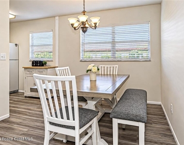 73 Royal Oak Court - Photo Thumbnail 8