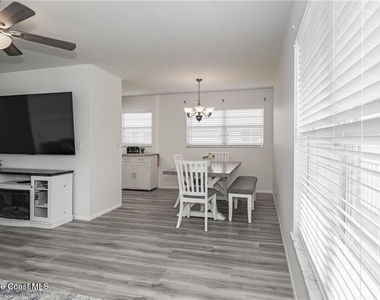 73 Royal Oak Court - Photo Thumbnail 4