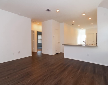 18438 Running Shadow Court - Photo Thumbnail 3
