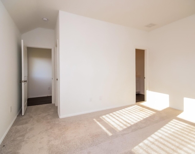 18438 Running Shadow Court - Photo Thumbnail 9