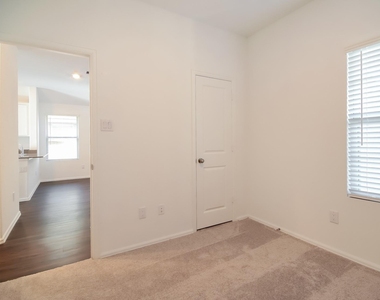 18438 Running Shadow Court - Photo Thumbnail 10