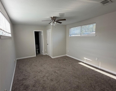 2101 Camille Street - Photo Thumbnail 3