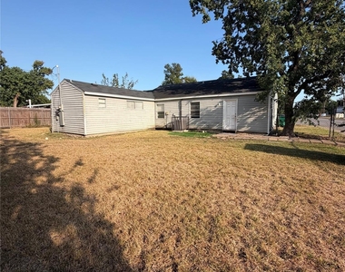 2101 Camille Street - Photo Thumbnail 7