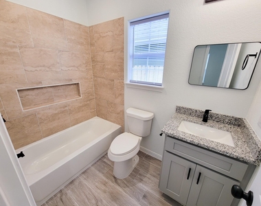 11849 Nelwood Street - Photo Thumbnail 33
