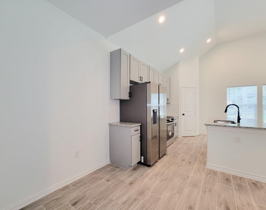 11849 Nelwood Street - Photo Thumbnail 23