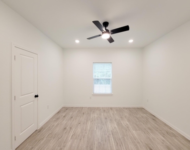 11849 Nelwood Street - Photo Thumbnail 35