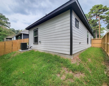 11849 Nelwood Street - Photo Thumbnail 45