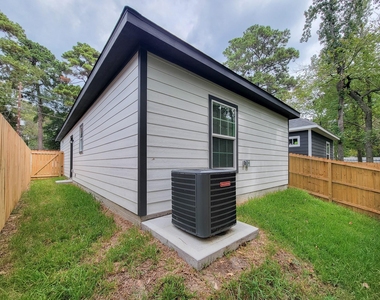 11849 Nelwood Street - Photo Thumbnail 44
