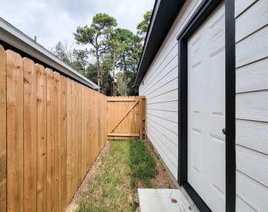 11849 Nelwood Street - Photo Thumbnail 43