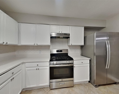 17534 S Summit Canyon Drive - Photo Thumbnail 4