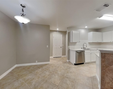 17534 S Summit Canyon Drive - Photo Thumbnail 5