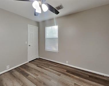 17534 S Summit Canyon Drive - Photo Thumbnail 9