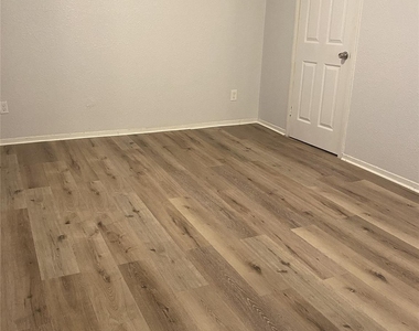 9100 Dodson St - Photo Thumbnail 4