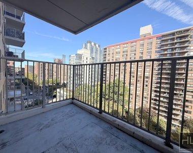 West 97th Street - Photo Thumbnail 8