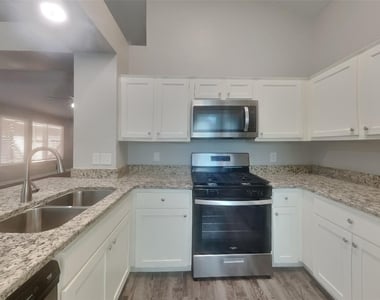 9115 Golden Sunshine Drive - Photo Thumbnail 4