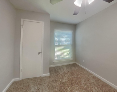 9115 Golden Sunshine Drive - Photo Thumbnail 14