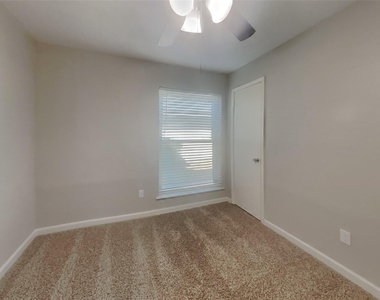 9115 Golden Sunshine Drive - Photo Thumbnail 12