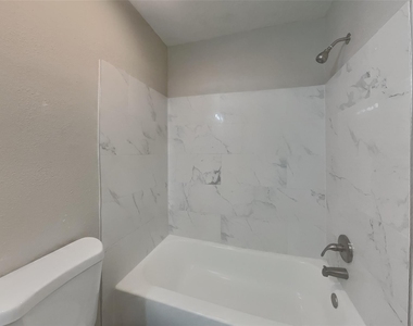 9115 Golden Sunshine Drive - Photo Thumbnail 11