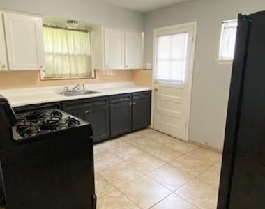 222 Caplin Street - Photo Thumbnail 3