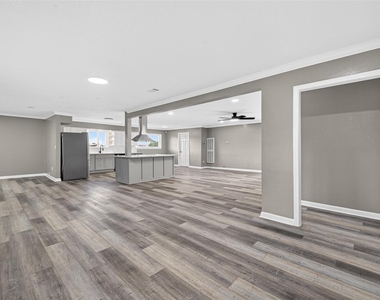 11903 Atwell Drive - Photo Thumbnail 4