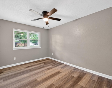 11903 Atwell Drive - Photo Thumbnail 14