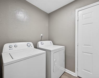 11903 Atwell Drive - Photo Thumbnail 10