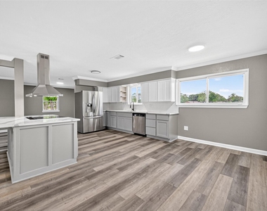 11903 Atwell Drive - Photo Thumbnail 5