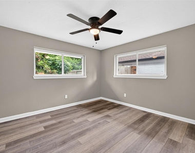 11903 Atwell Drive - Photo Thumbnail 16