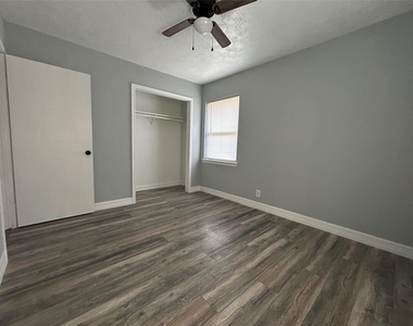 12002 Palmway Street - Photo Thumbnail 10