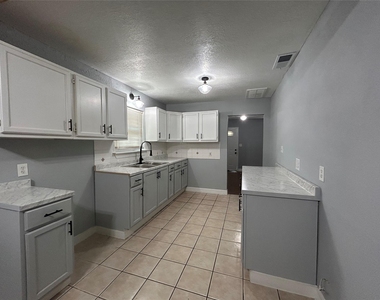 12002 Palmway Street - Photo Thumbnail 2