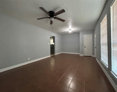 12002 Palmway Street - Photo Thumbnail 5