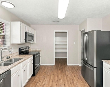 31107 Perlican Drive - Photo Thumbnail 4