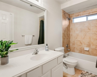 13306 Lilac Breeze Court - Photo Thumbnail 24