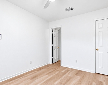 16111 Wisteria Hill Street - Photo Thumbnail 23
