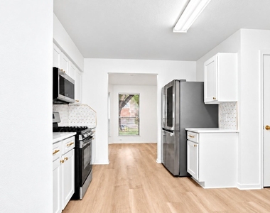 16111 Wisteria Hill Street - Photo Thumbnail 11