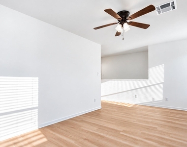16111 Wisteria Hill Street - Photo Thumbnail 29