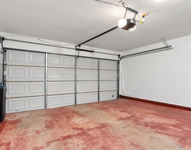 16111 Wisteria Hill Street - Photo Thumbnail 46
