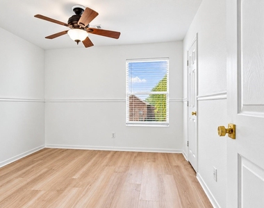 16111 Wisteria Hill Street - Photo Thumbnail 43