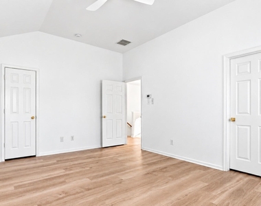 16111 Wisteria Hill Street - Photo Thumbnail 32