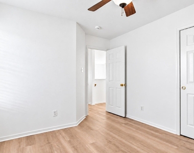 16111 Wisteria Hill Street - Photo Thumbnail 39