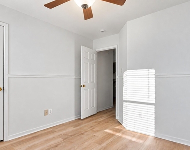 16111 Wisteria Hill Street - Photo Thumbnail 44