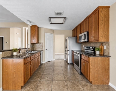 3414 Nottingham Lane - Photo Thumbnail 4