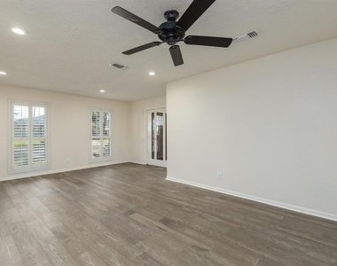 20357 Fieldtree Drive - Photo Thumbnail 3