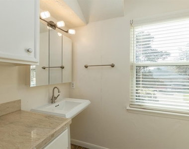 20357 Fieldtree Drive - Photo Thumbnail 11