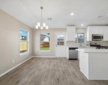 1523 Blossom Lane - Photo Thumbnail 11